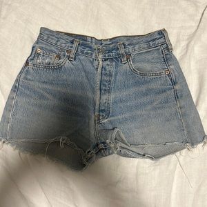 Levis 501 cut off shorts 25